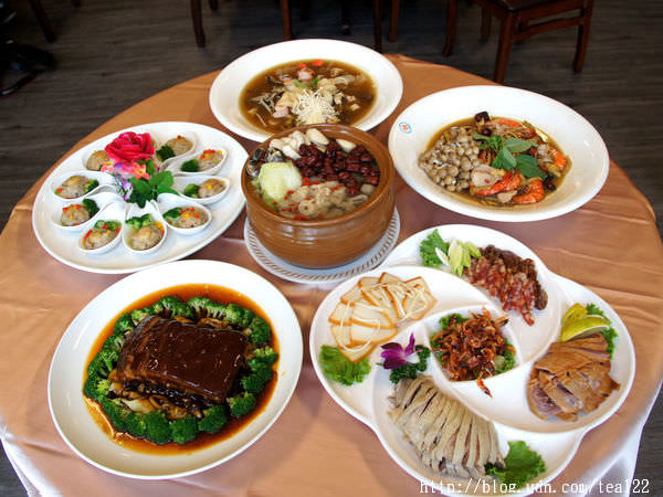 【台中‧美食】東海IBA餐廳年菜特色，26道葷素大菜自己組，不用十全十美，小家庭六六大順夠吃就好。
